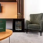 Hotel M-pire 4*